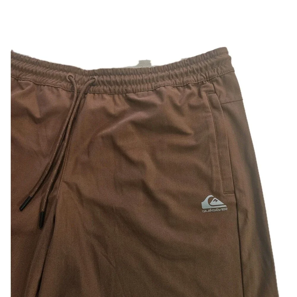 QuicksilverMen's‎ Shorts /Size XL/ Brown / 4-Way Stretch & Moisture Wicking /New
